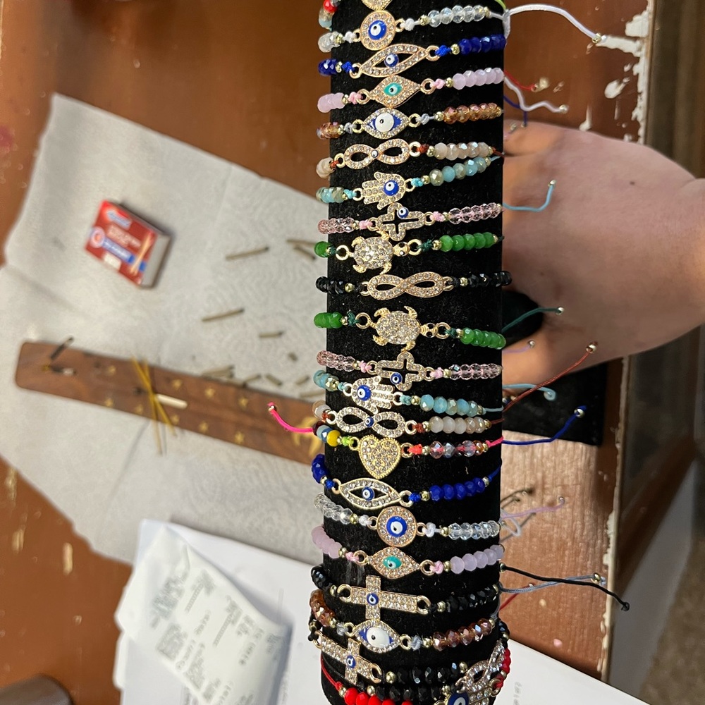 Eye bracelet